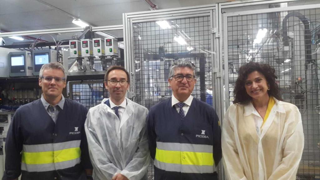Imagen de la visita de la Junta a Fico Mirrors