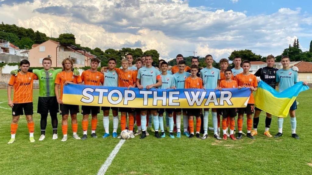 Juveniles del Shakhtar Donetsk exiliados por la guerra de Ucrania