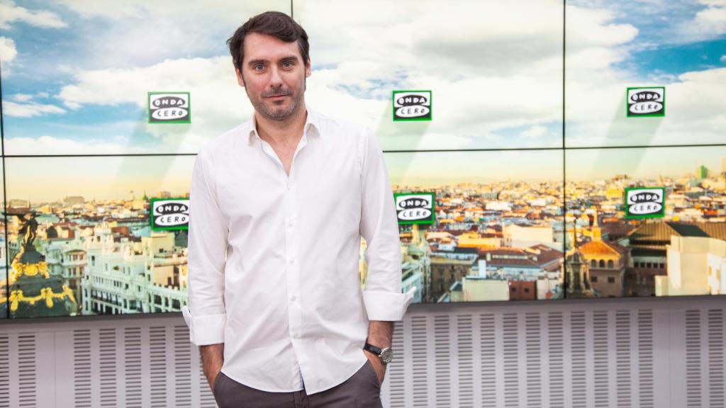 Rafa Latorre en los estudios de Onda Cero.