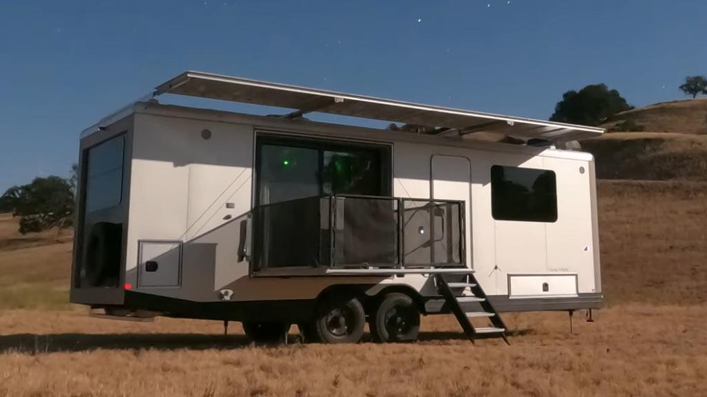 Caravana con generador de agua
