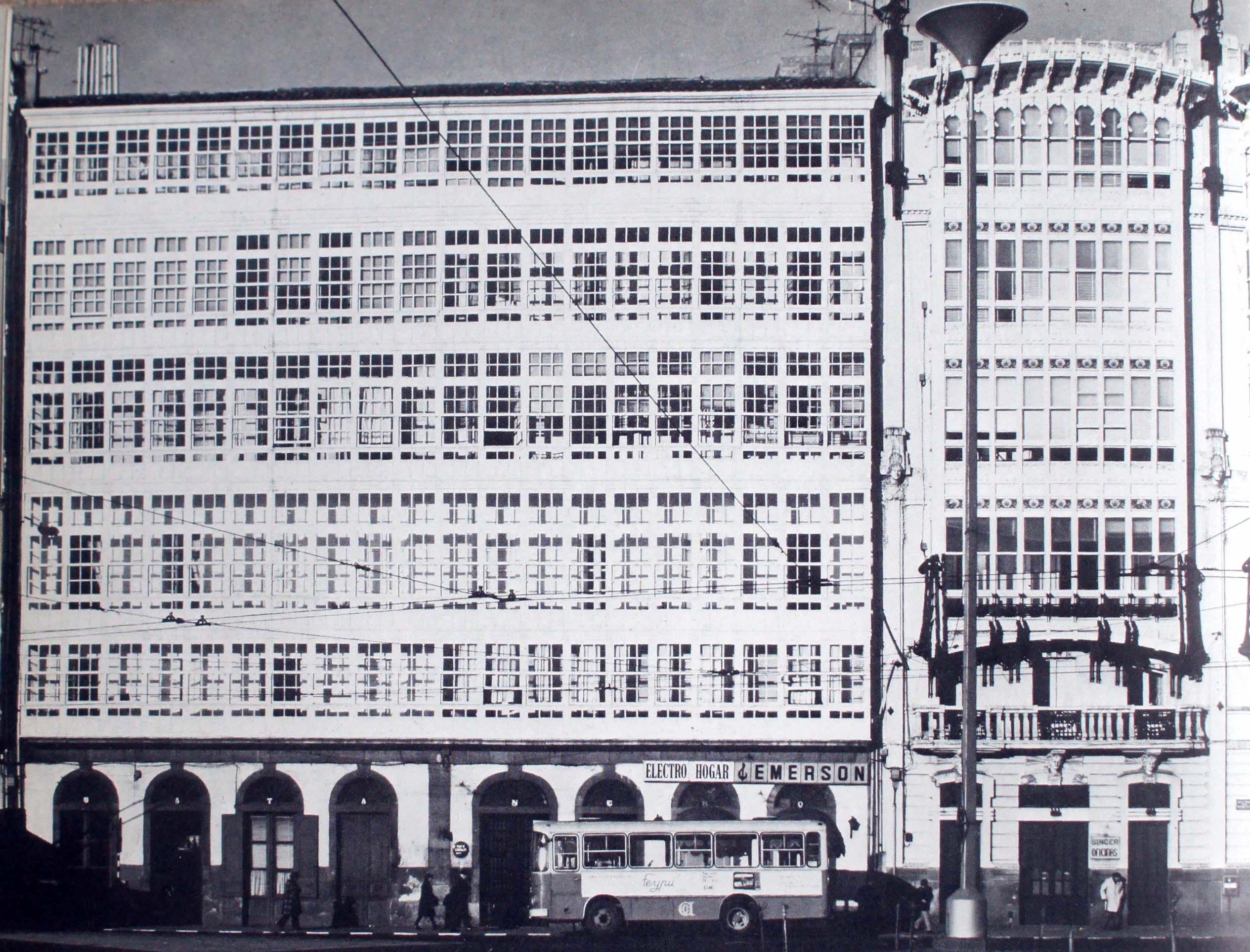 Imagen antigua de las galerías de A Coruña. Foto: Dialnet