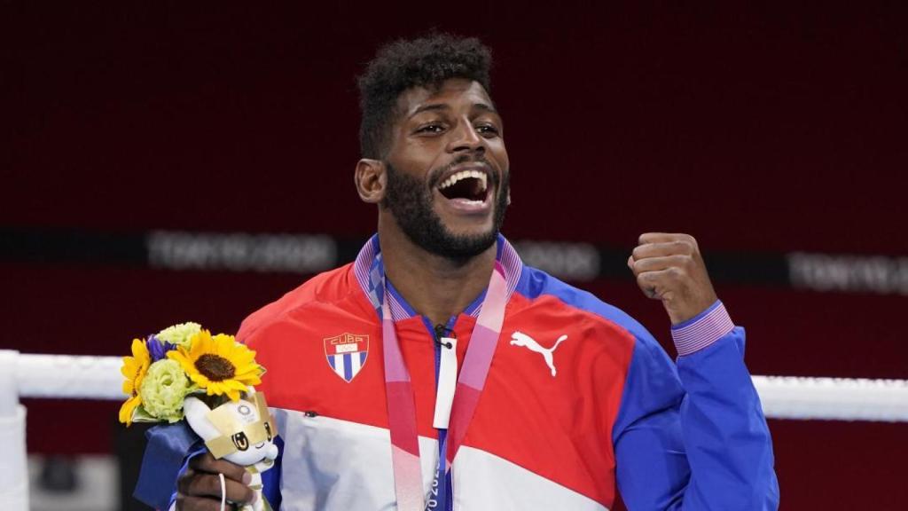 Andy Cruz celebra su oro en Tokio 2020