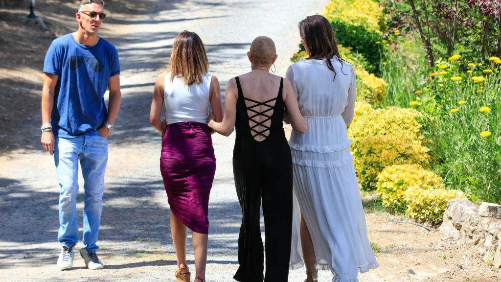 Ana Rosa caminando junto a Patricia Pardo y Ana Terradillos este sábado 25 de junio de 2022.