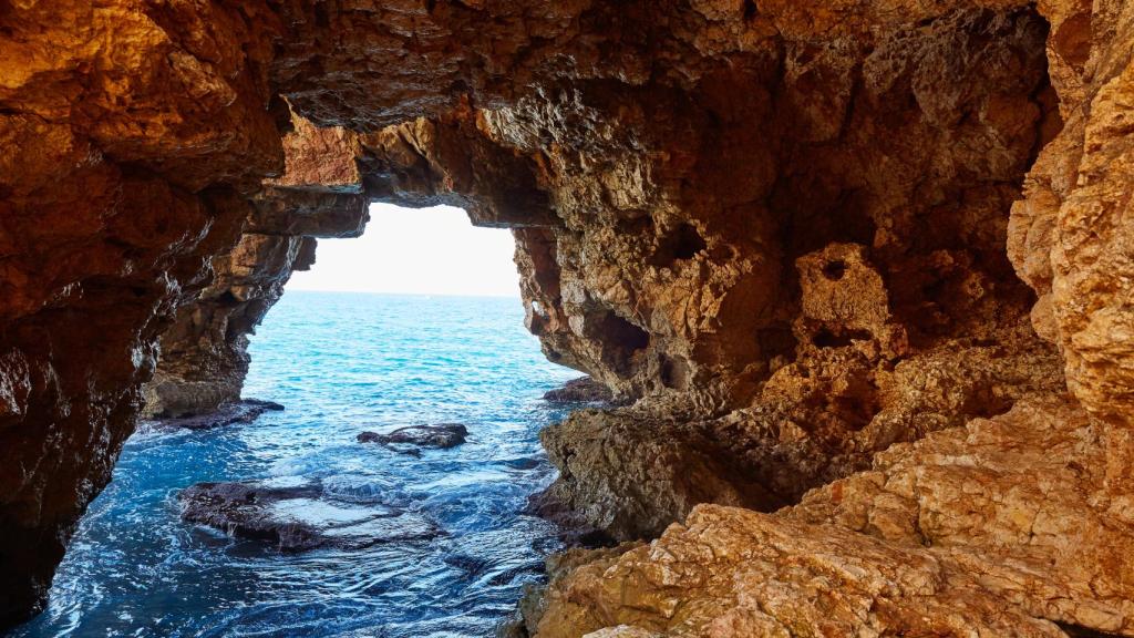 Cuevas Cala Moraig de Benitachell.