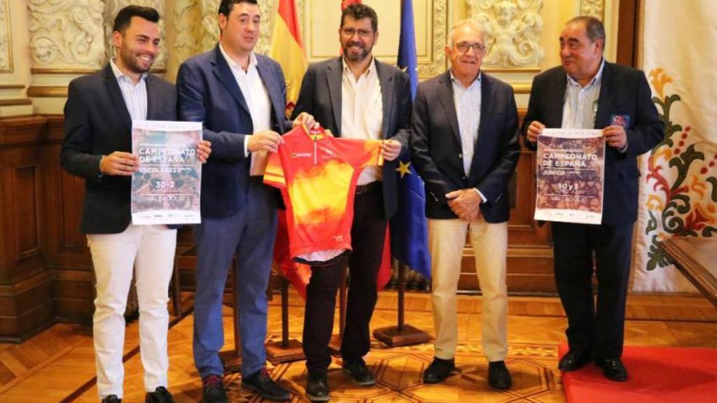 Imagen de la presentación de los Campeonatos de España Escolares y Junior de ciclismo en carretera