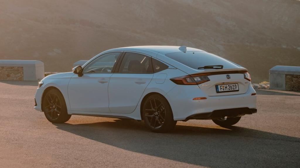 La parte trasera del nuevo Honda Civic adquiere un aspecto más achatado.