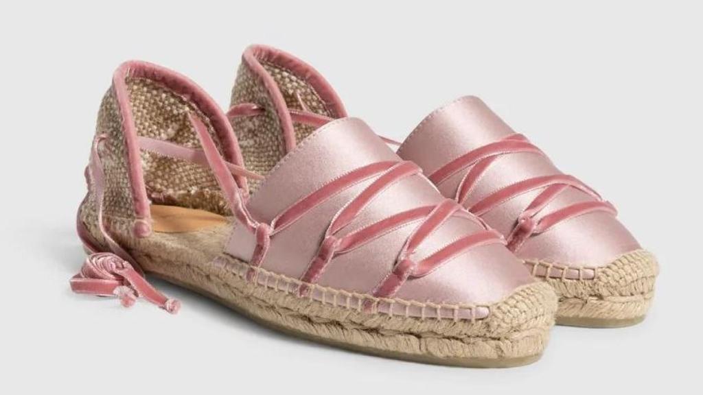 El modelo Klota de Castañer fue el elegido por Jill.