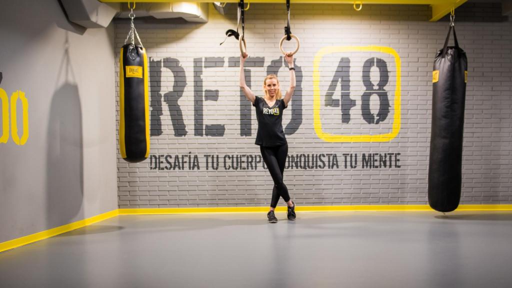 Sara Álvarez practicando deporte en sus instalaciones.