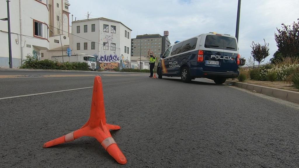 Control de tráfico de la Policía Nacional en la ciudad de Alicante, en imagen de archivo.