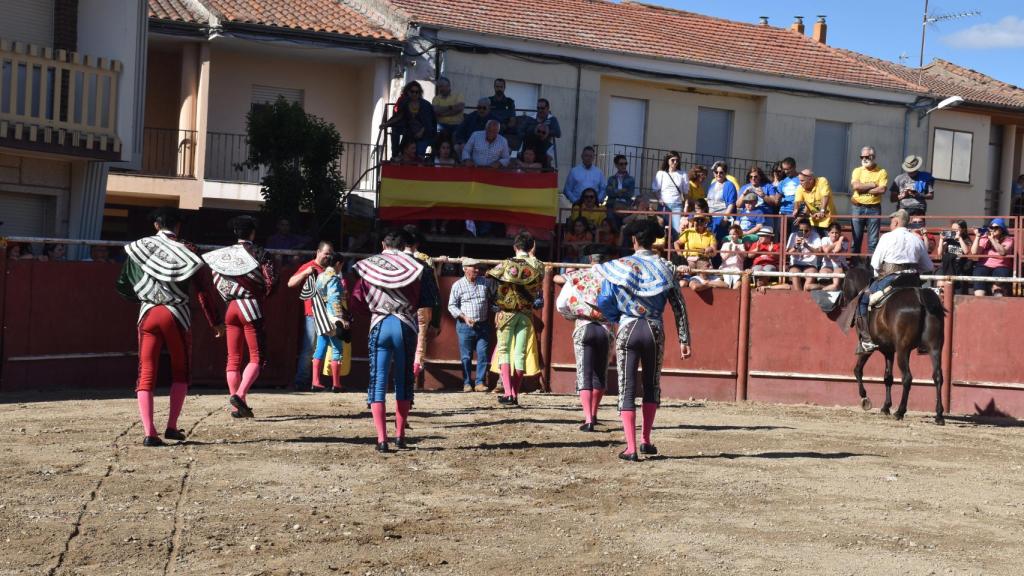 Actuación de los alumnos de la Escuela de Tauromaquia en las recientes fiestas de San Juan en Hinojosa