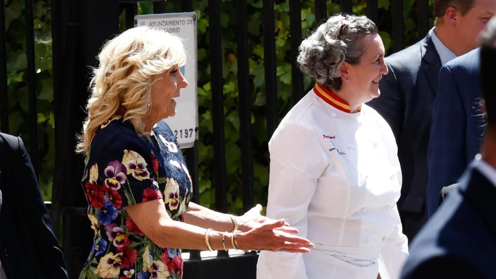 Jill Biden a la salida del restaurante 'El Qüenco de Pepa'.