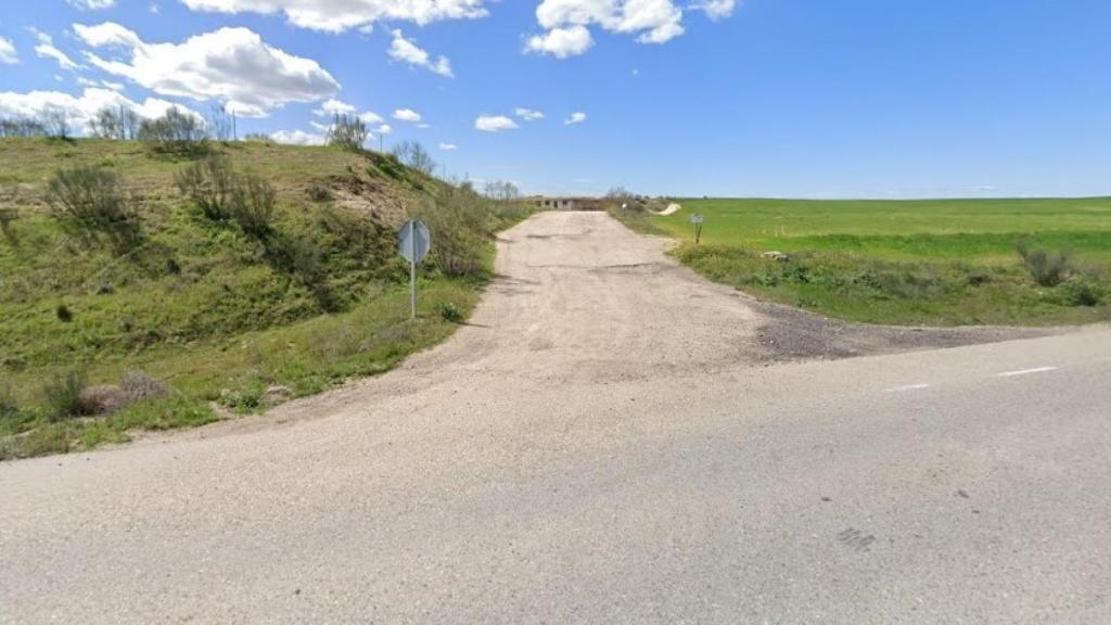 La entrada del camino en el que fue encontrado el cuerpo sin vida. Imagen de Google Maps.