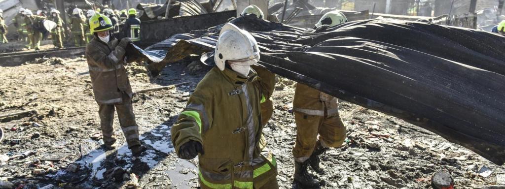 Ataque a un centro comercial con más de 1.000 personas en Kremenchuk