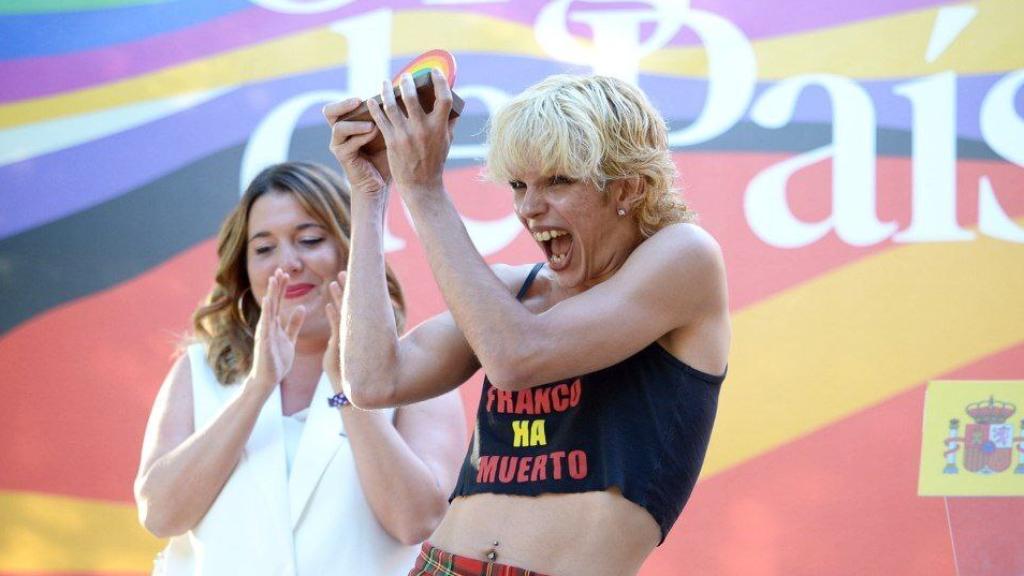 Samantha Hudson recogiendo el galardón este lunes.