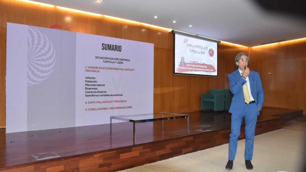 Juan Carlos de Margarida, presidente del Colegio de Economistas de Valladolid, durante su exposición