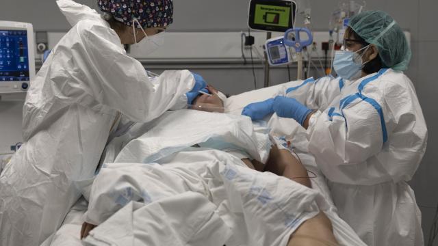 Paciente Covid en la UCI.