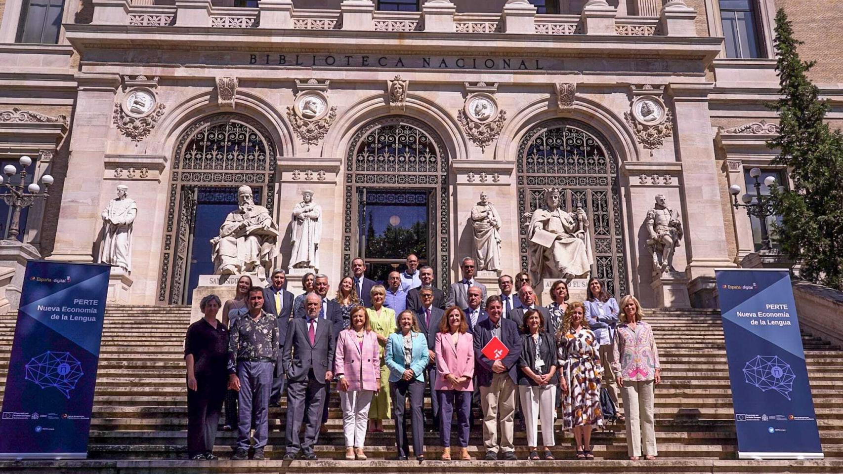 Foto de algunos de los miembros del Consejo Consultivo del PERTE de la Nueva Economía de la lengua durante su presentación el pasado martes.