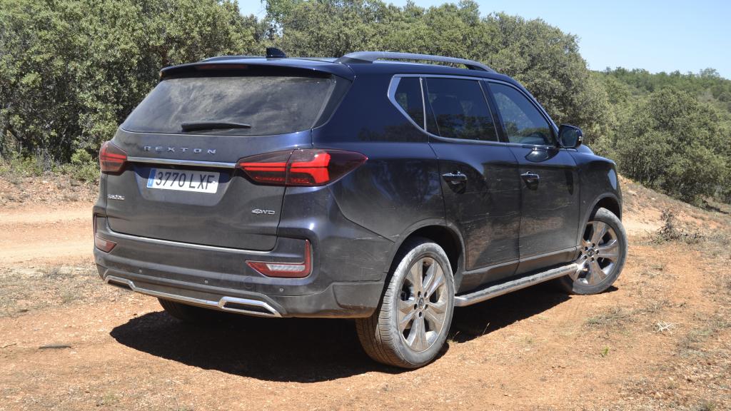 Los faros traseros abarcan más espacio, lo que da una mayor sensación de anchura.