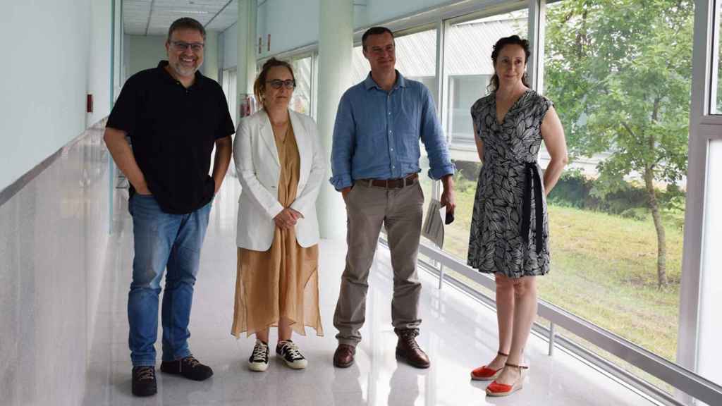 Juan Picos, Maribel Doval, Alejandro García y Rebeca Díaz en la Escuela de Ingeniería de Telecomunicaciones, donde se celebra el encuentro Firepoctep.