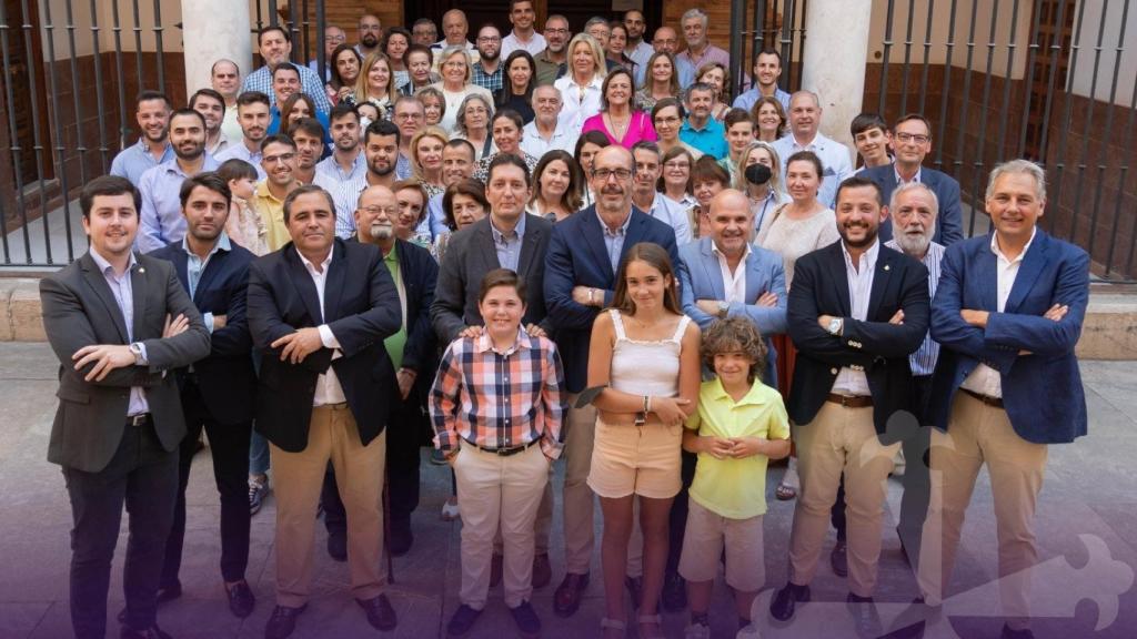 Antonio Fernández, en el centro de la imagen.