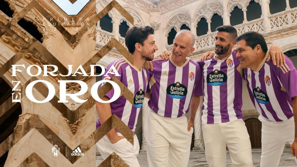Sisi, Chus, Víctor y Alberto con la nueva camiseta del Real Valladolid.