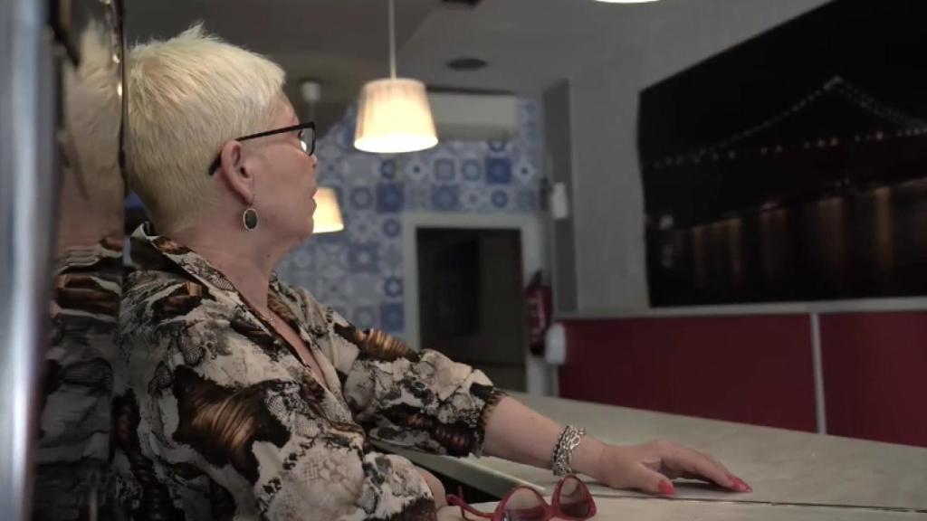 Romy, la dueña del Café Fado La Portuguesa, cierra las puertas de su establecimiento