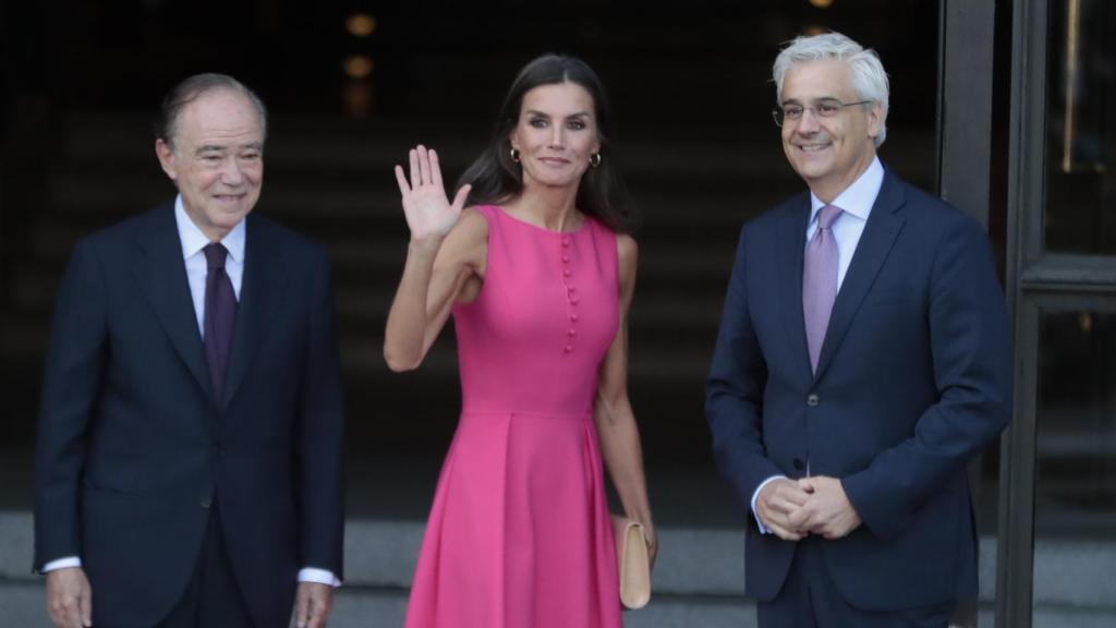 Letizia ha visitado el Teatro Real con los acompañantes de los mandatarios que asisten a la OTAN.