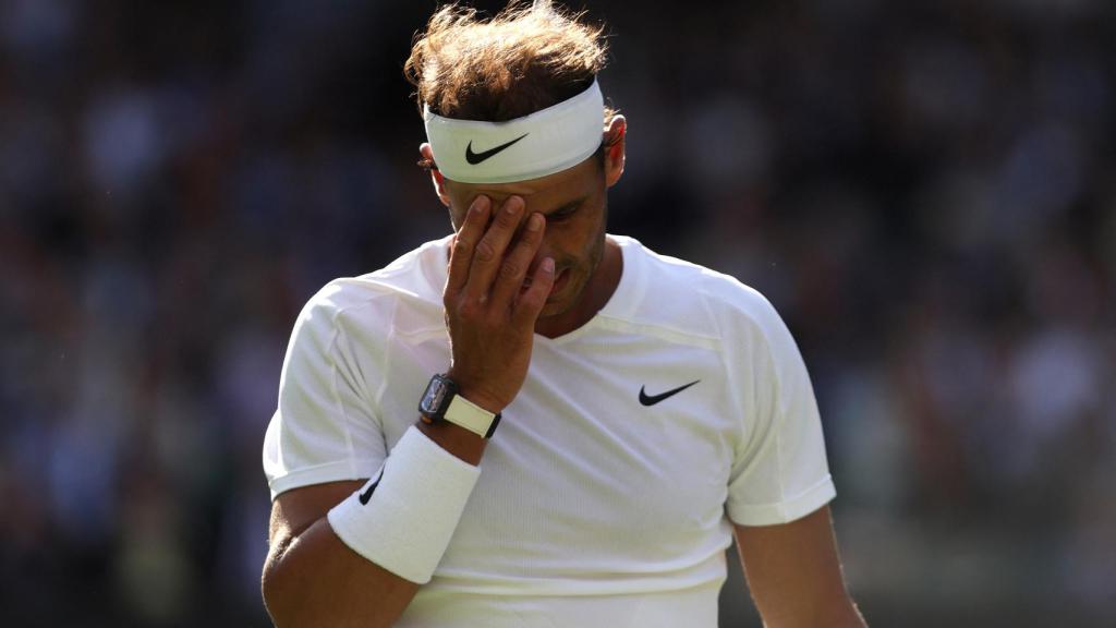 Rafa Nadal se lamenta por un punto perdido ante Berankis en Wimbledon