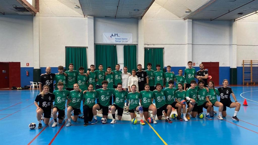 Tolón visita el IV Campus de Balonmano Gonzalo Pérez de Vargas.