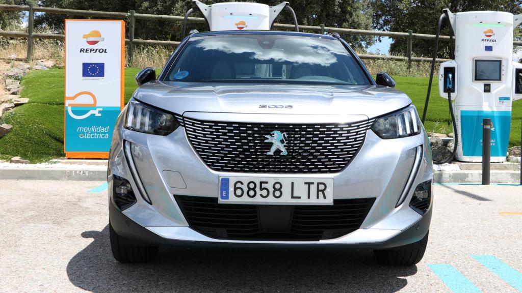 El Peugeot e-2008 ha marcado un gasto de 17 kWh en consumo por autopista.