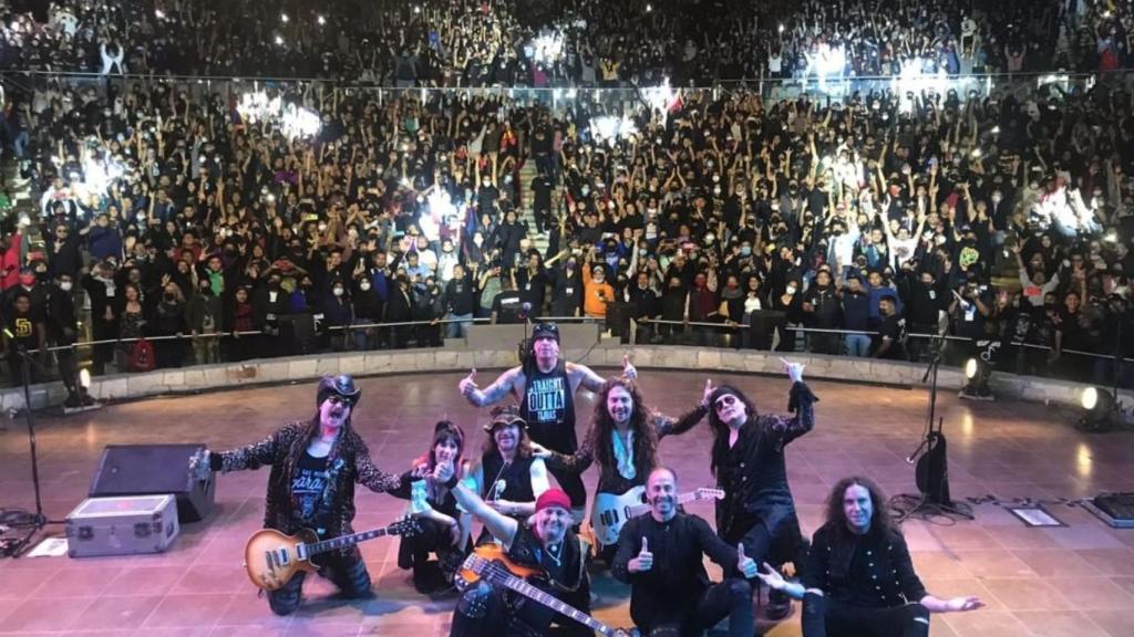 Mago de Oz durante uno de sus conciertos.