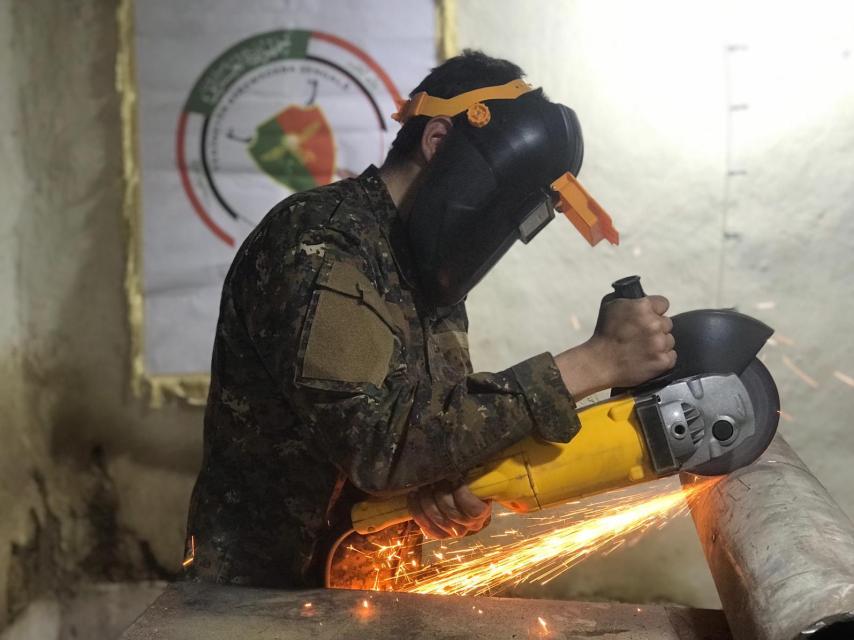 Trabajando en el cuartel de la unidad.