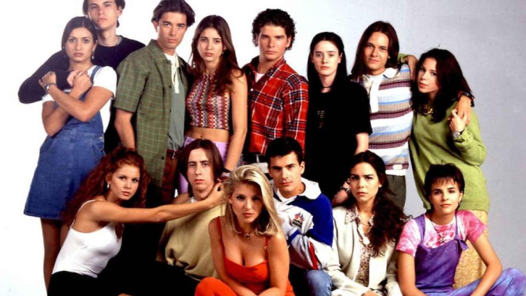 Mariano, junto a sus compañeros de la serie.