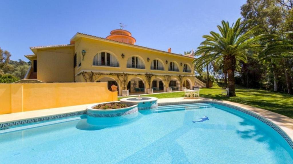 Otra de las casas de lujo que se puede comprar en la localidad.