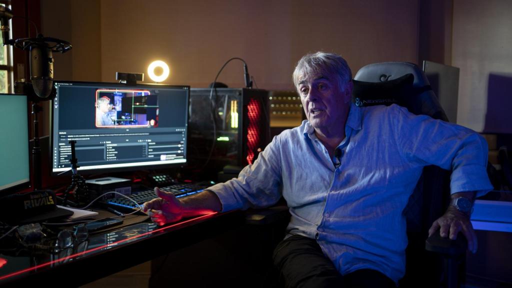 Siro López en su habitación.