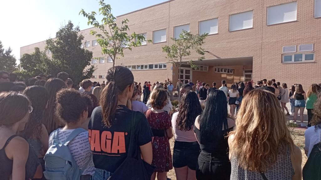 Acto de homenaje en el instituto de Cristina.