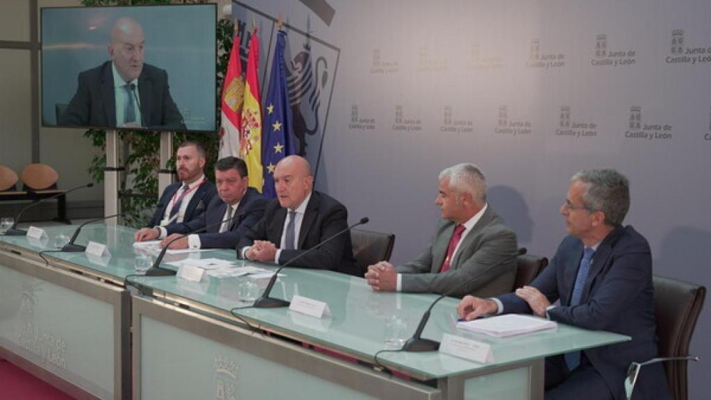 El consejero de la Presidencia, Jesús Julio Carnero, presenta un nuevo número monográfico de la revista jurídica de Castilla y León 'Protección jurídica a las víctimas del terrorismo'