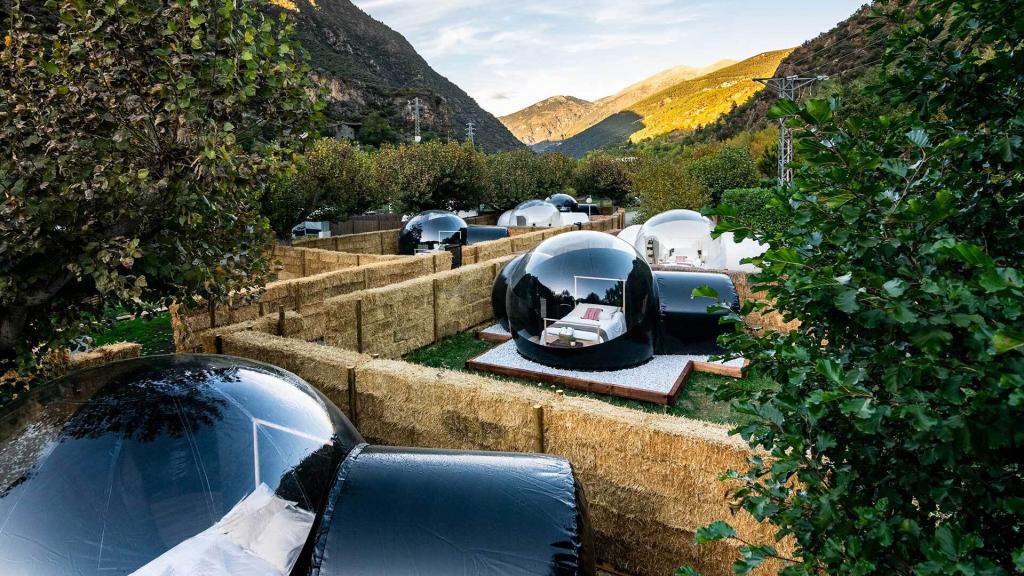 El glamping genera espacios salidos de un futuro muy lejano.