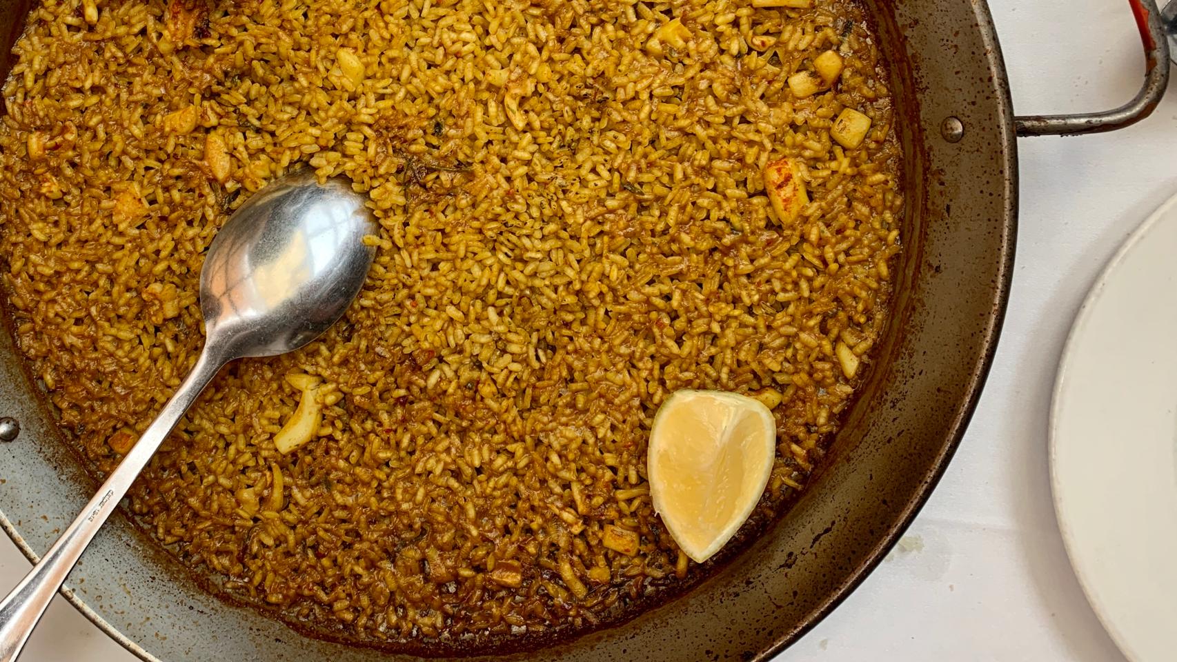Imagen de archivo de un arroz a banda.