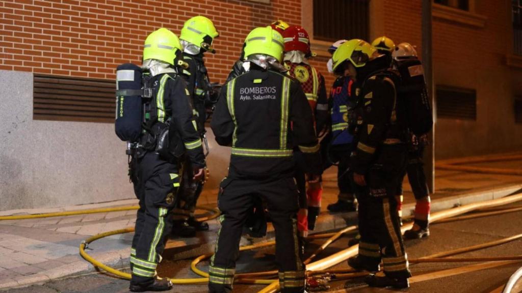 Bomberos del ayuntamiento de Salamanca en una foto de archivo