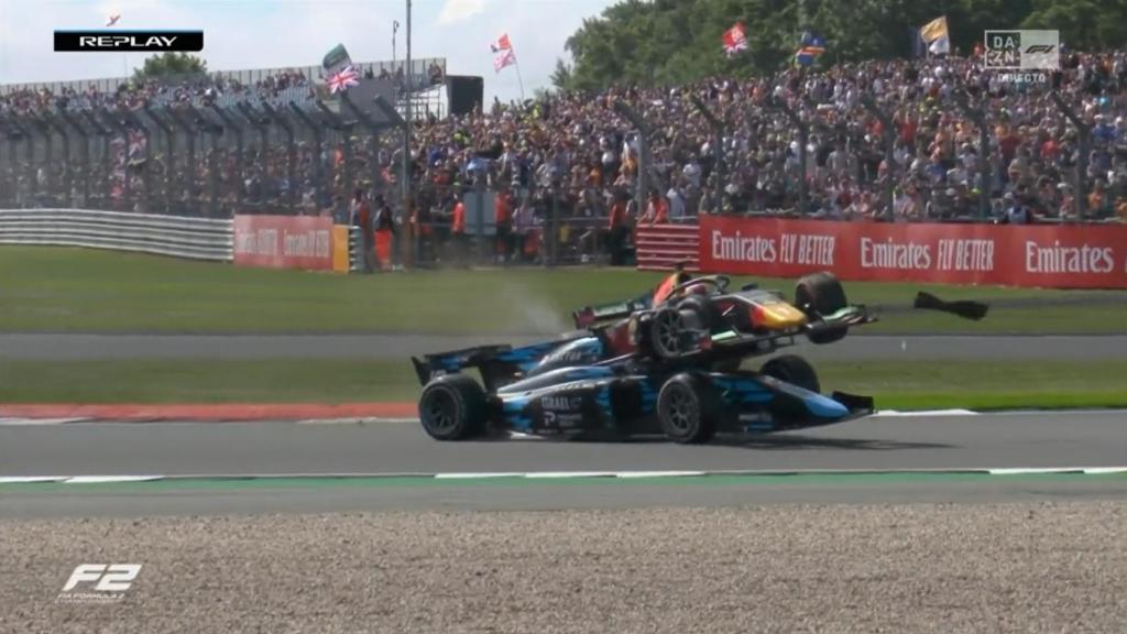 El halo le salva la vida a Nissany: brutal accidente en Fórmula 2