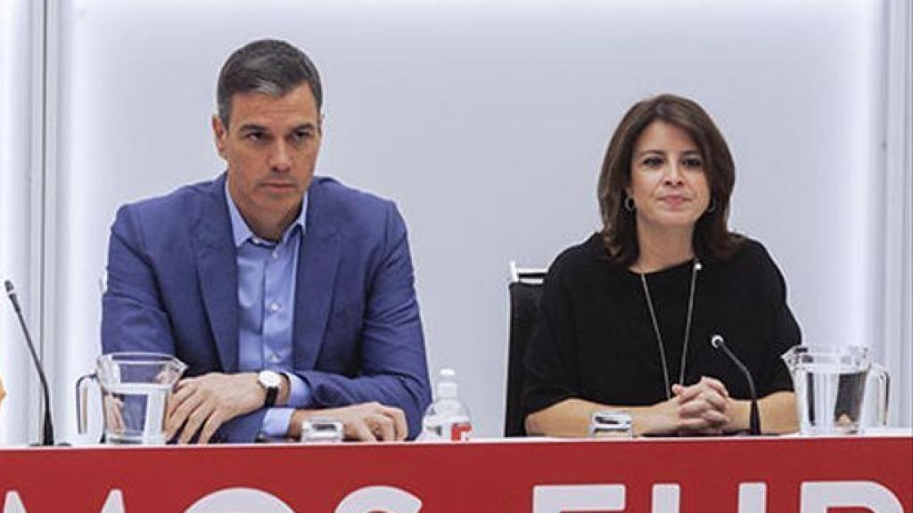 Pedro Sánchez y Adriana Lastra, en una de las últimas Ejecutivas del PSOE antes de la dimisión.