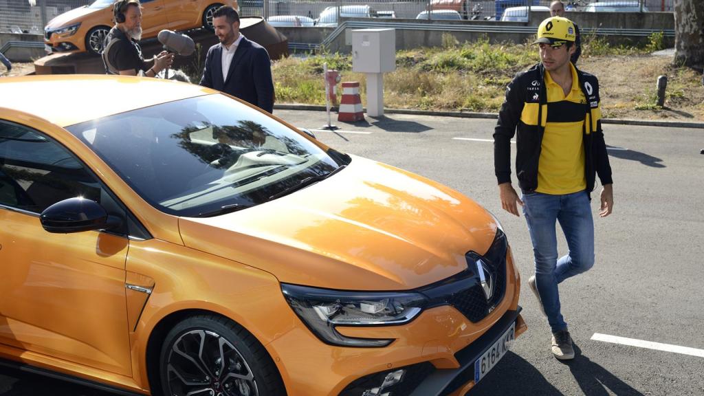 Carlos Sainz con el Renault Mégane RS en Madrid.