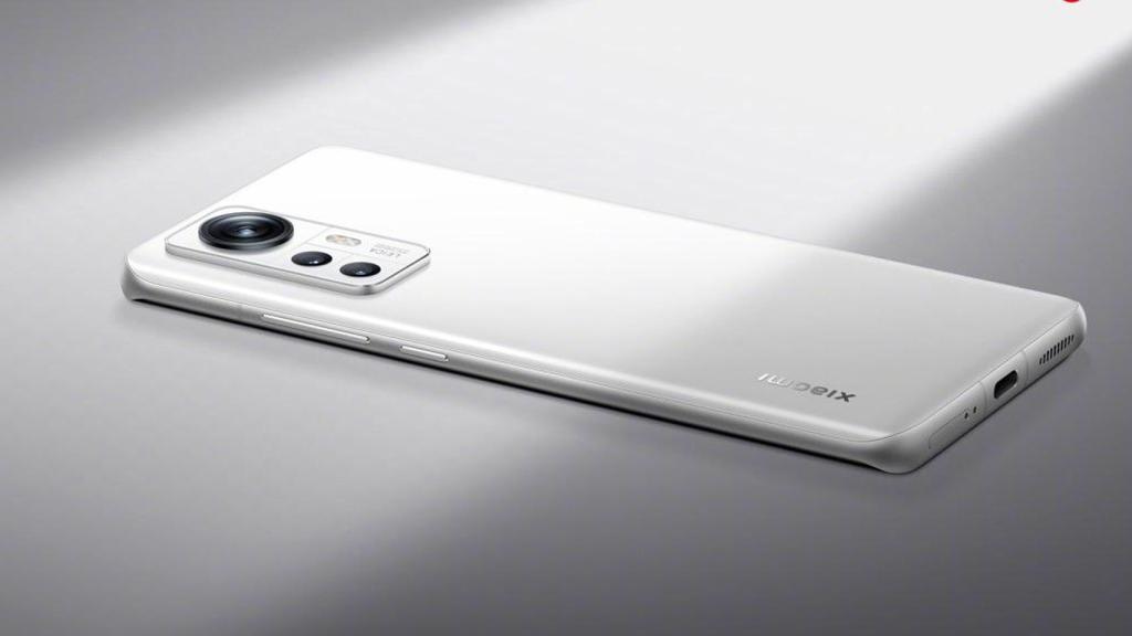 Xiaomi 12S en blanco