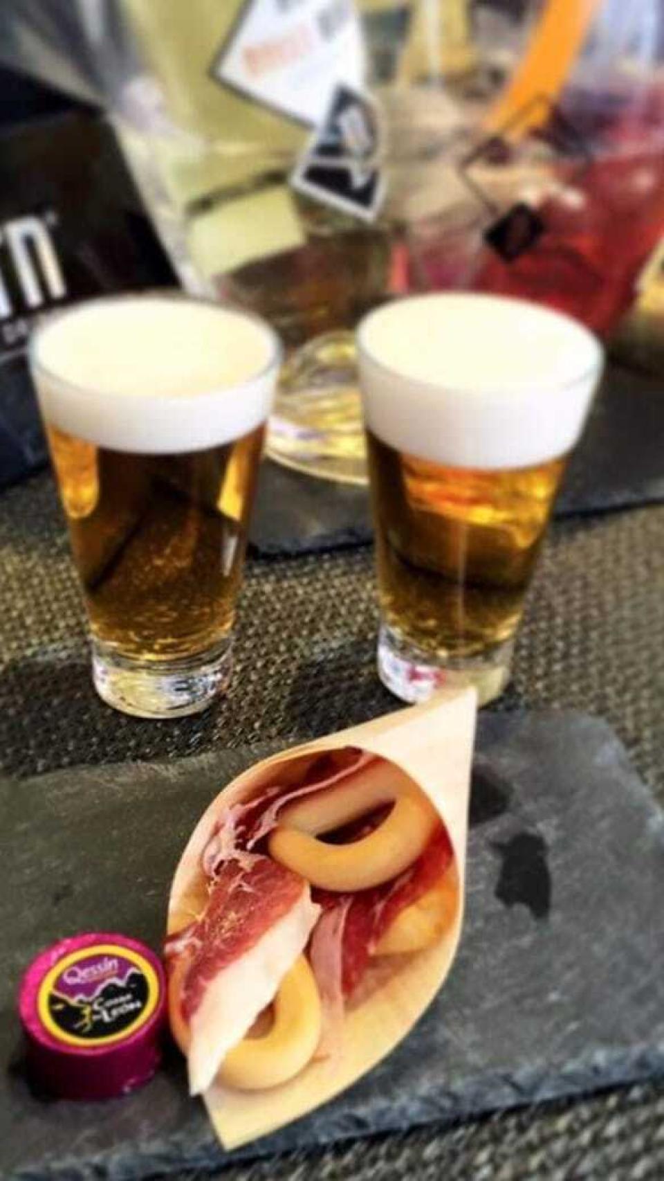 Tapa de cono de jamón y queso