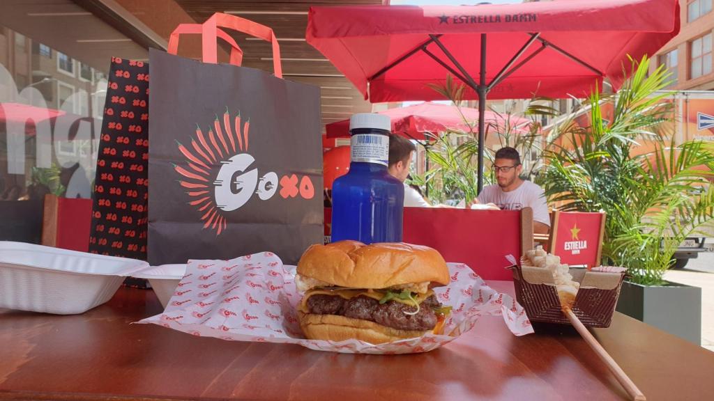 Las hamburguesas y postres de Dabiz Muñoz estrenan nuevo horario después de Hogueras.