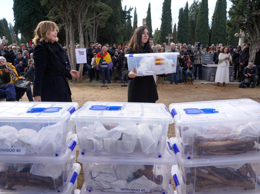 Acto de exhumación de víctimas de la Guerra Civil en el Cementerio del Carmen de Valladolid, en febrero de 2020.