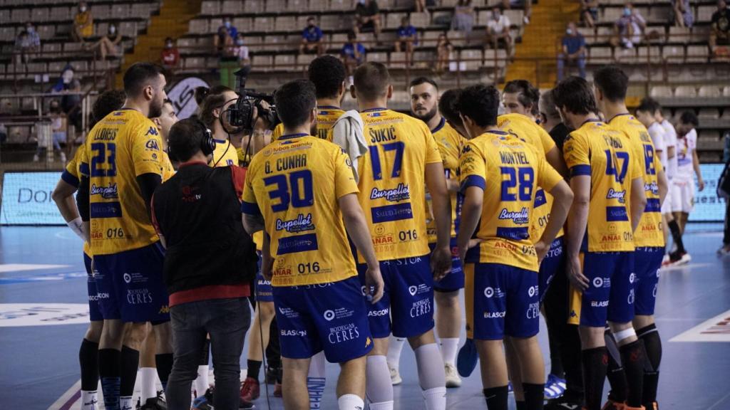 Llorens, a la izquierda, en una foto de archivo en su etapa con el Villa de Aranda.