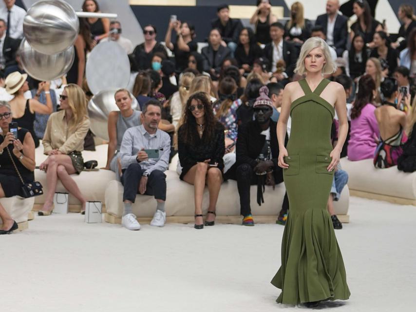 Las nuevas propuestas tienen escote 'halter' y palabra de honor.