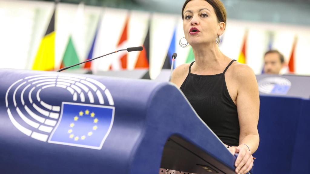 La portavoz de Izquierda Unida, Sira Rego, durante el debate de este martes en la Eurocámara